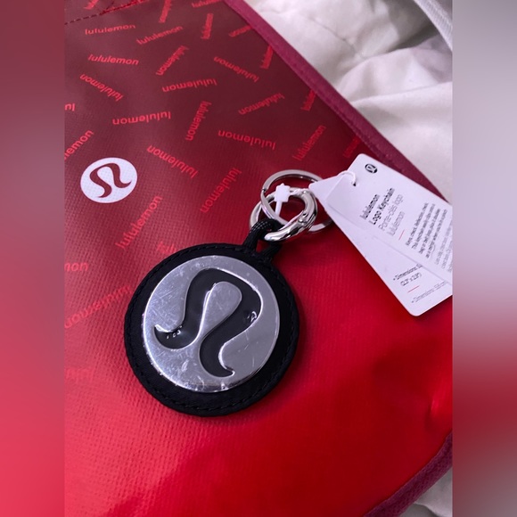 Lululemon logo keychain NWT! - Picture 1 of 8